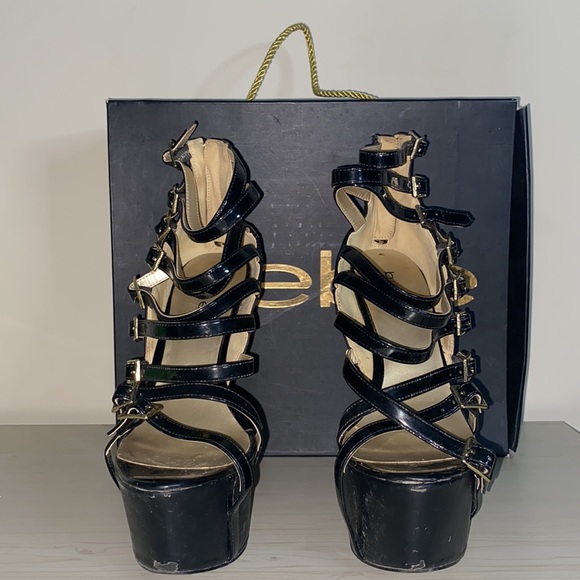 Y2K BEBE Nadiya Black Patent Leather Gold Zip High Heels Sandals Strappy Size 7 - Picture 6 of 9